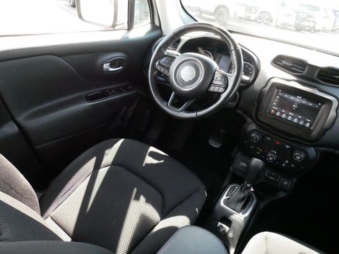 Used 2018 Jeep Renegade Altitude AWD/4WD image 9