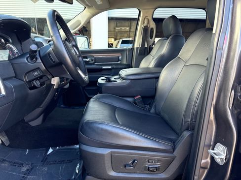 Used 2017 RAM 1500 Laramie image 9