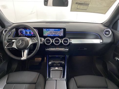 Used 2025 Mercedes-Benz GLB 250 4MATIC image 15