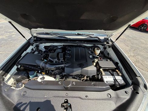 Used 2016 Toyota 4Runner SR5 RWD image 23