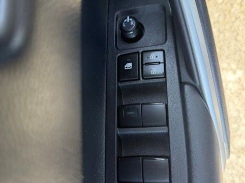 Used 2023 Toyota Corolla Cross LE w/ Moonroof Package image 19