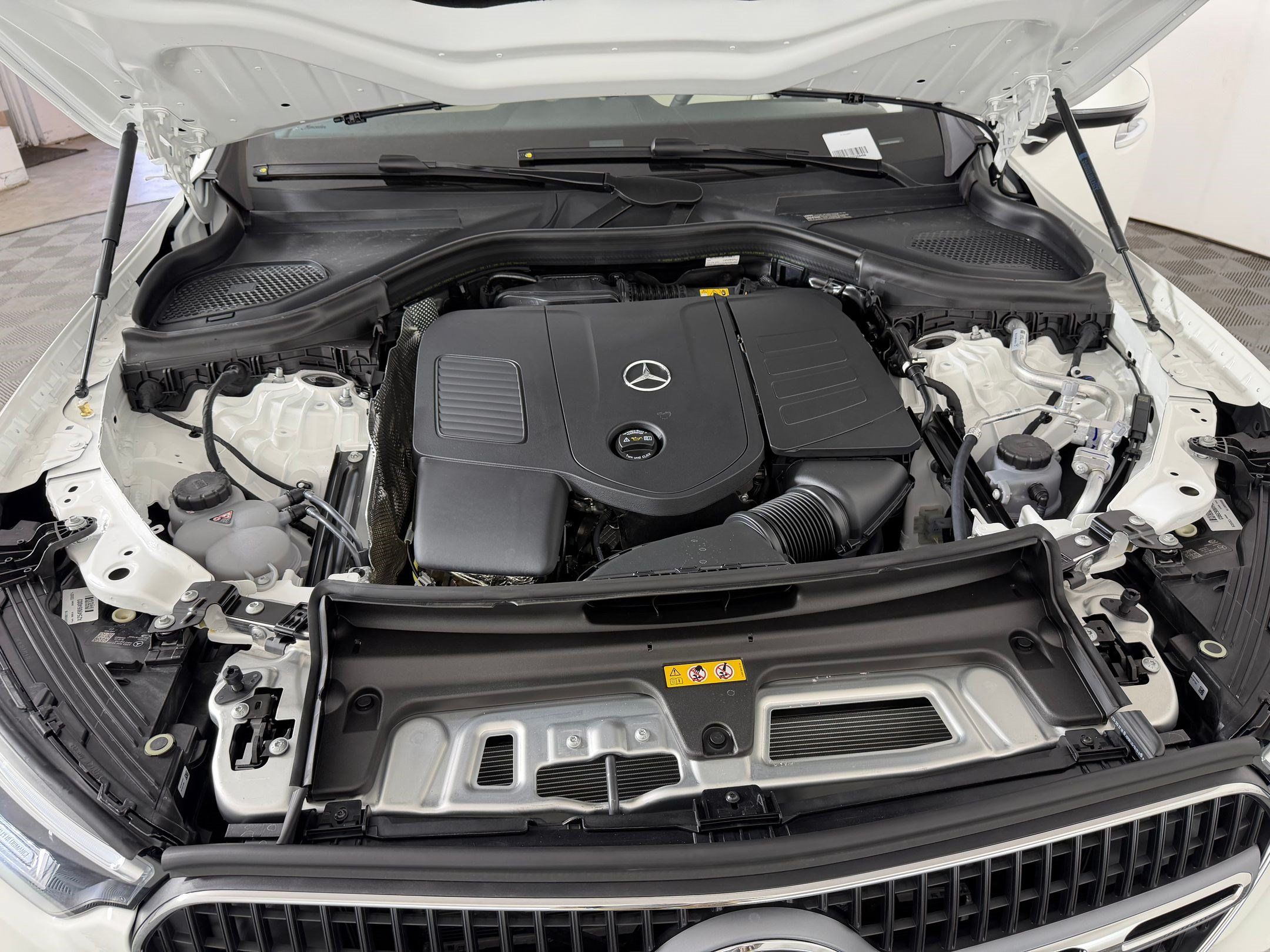 Used 2026 Mercedes-Benz GLC 300 4MATIC image 32