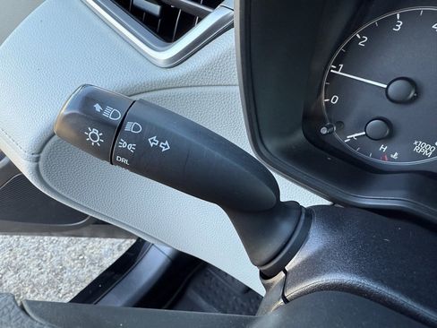 Used 2023 Toyota Corolla Cross L image 29