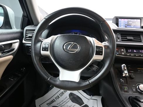 Used 2013 Lexus CT 200h w/ Premium Pkg w/Navigation FWD image 32