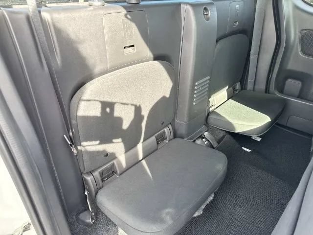 Used 2022 Nissan Frontier SV AWD/4WD image 22