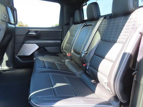 Used 2025 GMC Sierra EV Denali image 35