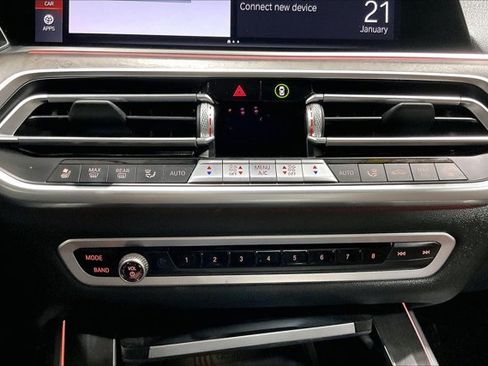 Used 2020 BMW X5 xDrive40i w/ M Sport Package image 32
