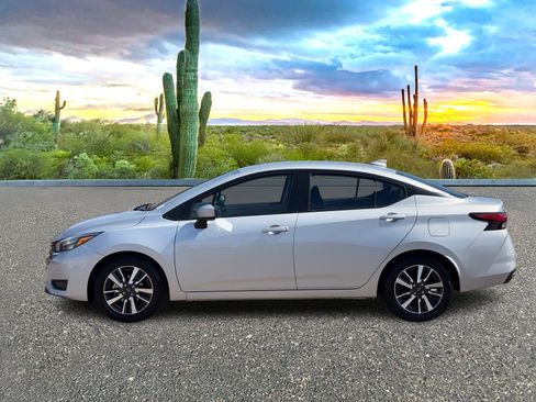 Certified 2025 Nissan Versa SV image 3