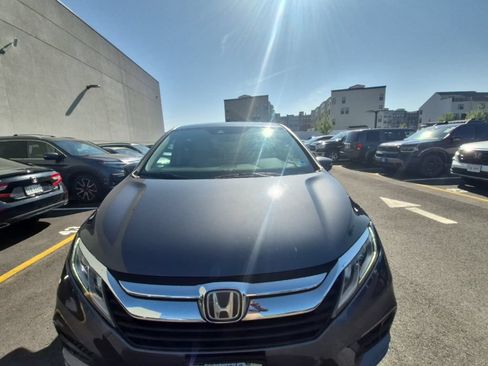 Used 2018 Honda Odyssey EX-L image 2