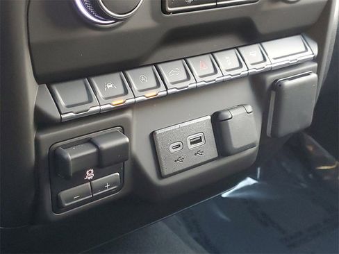 Used 2025 Chevrolet Silverado 1500 Custom image 26