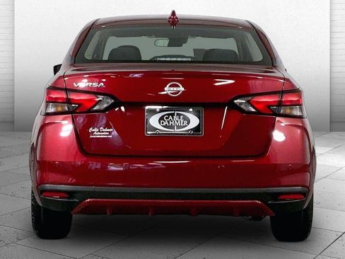 Used 2025 Nissan Versa SV FWD image 3