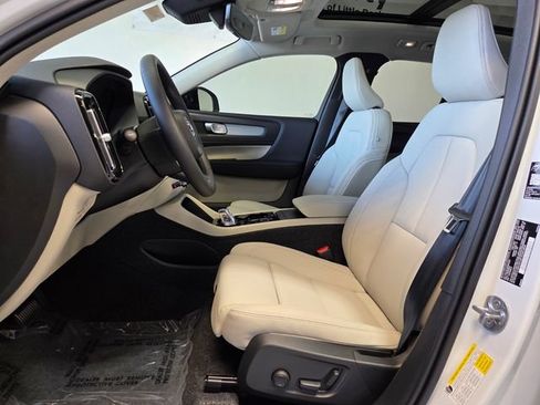 New 2026 Volvo XC40 B5 Plus w/ Protection Package Premier AWD/4WD image 9