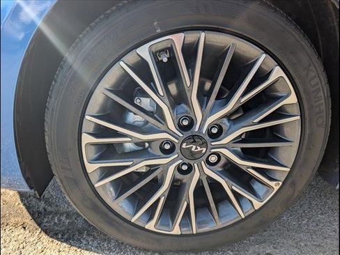 Used 2024 Kia Forte GT-Line w/ GT-Line Premium Package image 25