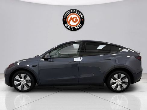 Used 2023 Tesla Model Y Long Range AWD/4WD image 6