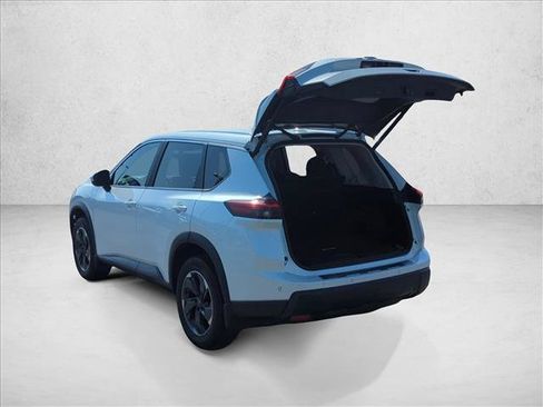 Used 2025 Nissan Rogue SV FWD image 9
