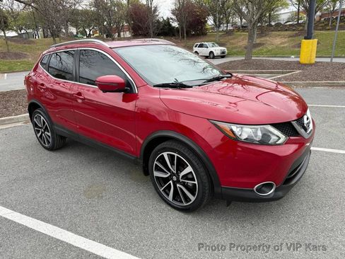 Used 2017 Nissan Rogue Sport SL image 3