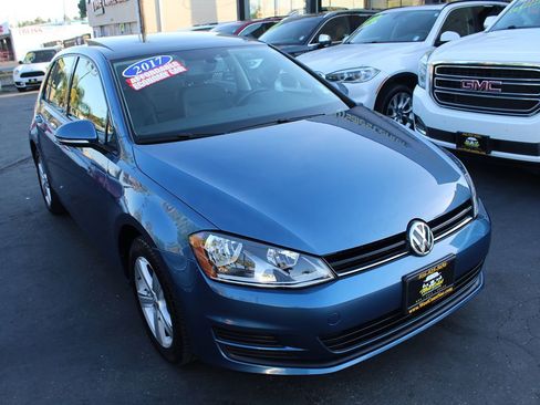 Used 2017 Volkswagen Golf Wolfsburg Edition FWD image 8