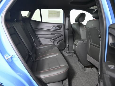 Used 2024 Chevrolet Trax RS w/ Sunroof Package image 15