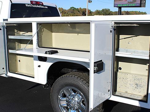 Used 2021 RAM 2500 Tradesman w/ Chrome Appearance Group image 7