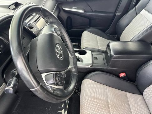 Used 2014 Toyota Camry SE FWD image 22