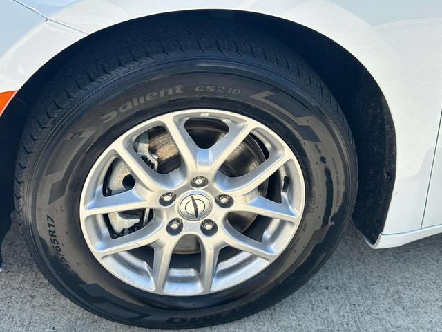 Used 2023 Chrysler Pacifica Touring-L FWD image 5