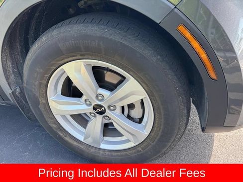 Certified 2023 Kia Sorento LX FWD image 2