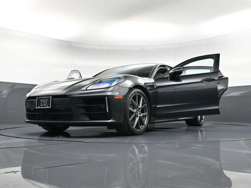 Certified 2024 Porsche Panamera 4 image 39