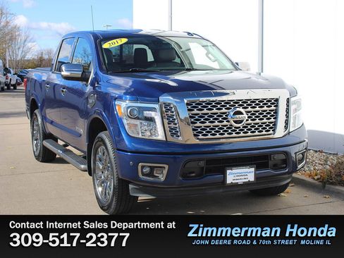 Used 2017 Nissan Titan Platinum Reserve image 3