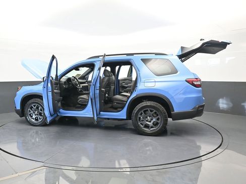 Used 2025 Honda Pilot TrailSport image 80