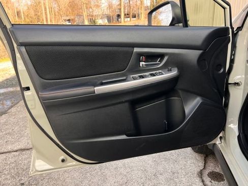 Used 2017 Subaru Crosstrek 2.0i Premium w/ Popular Package #2 image 10