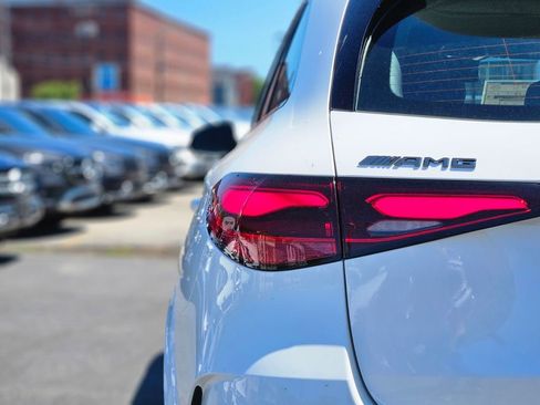 New 2026 Mercedes-Benz GLC 43 AMG 4MATIC image 9