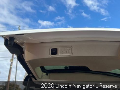 Used 2020 Lincoln Navigator L Reserve w/ Luxury Package image 16