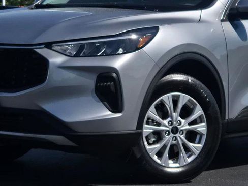 Certified 2023 Ford Escape Active w/ Tech Pack #2 AWD/4WD image 2
