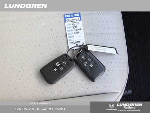 Used 2022 Volkswagen Tiguan SE AWD/4WD image 32