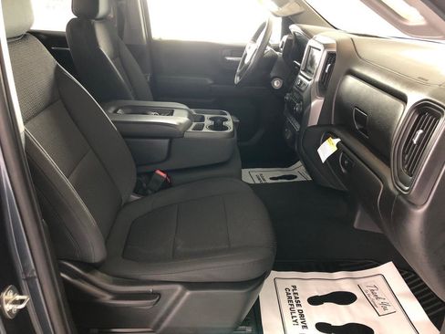 Used 2020 Chevrolet Silverado 1500 Custom w/ Custom Value Package AWD/4WD image 11