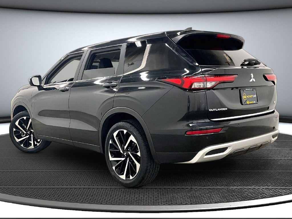 Used 2023 Mitsubishi Outlander SE AWD/4WD image 4