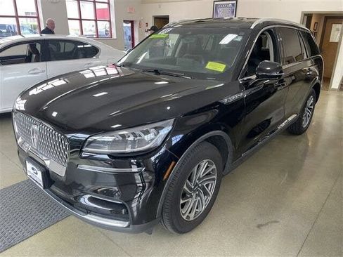 Used 2023 Lincoln Aviator AWD image 3