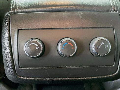 Used 2014 Chevrolet Traverse LT w/ All-Star Edition image 28