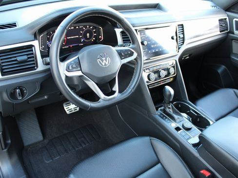 Certified 2022 Volkswagen Atlas Cross Sport SE image 10