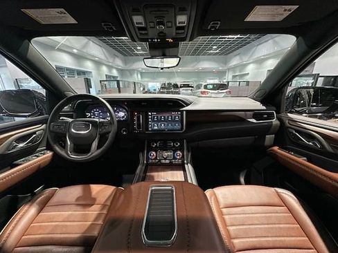 Certified 2024 GMC Yukon Denali Ultimate image 17