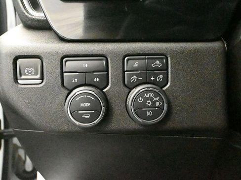 Used 2024 Chevrolet Silverado 3500 LT image 32