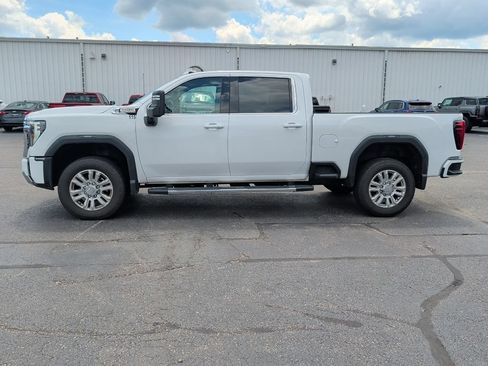 Used 2024 GMC Sierra 3500 Denali w/ Denali Reserve Package AWD/4WD image 1