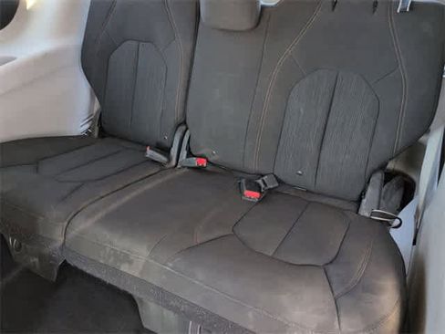 Used 2020 Chrysler Pacifica Touring image 20
