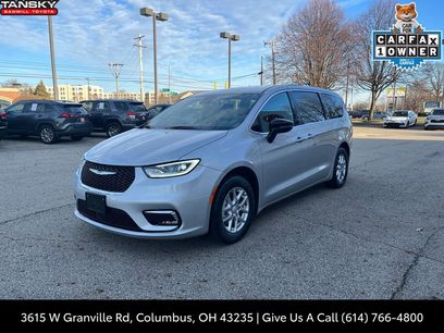 Used 2026 Chrysler Pacifica Select