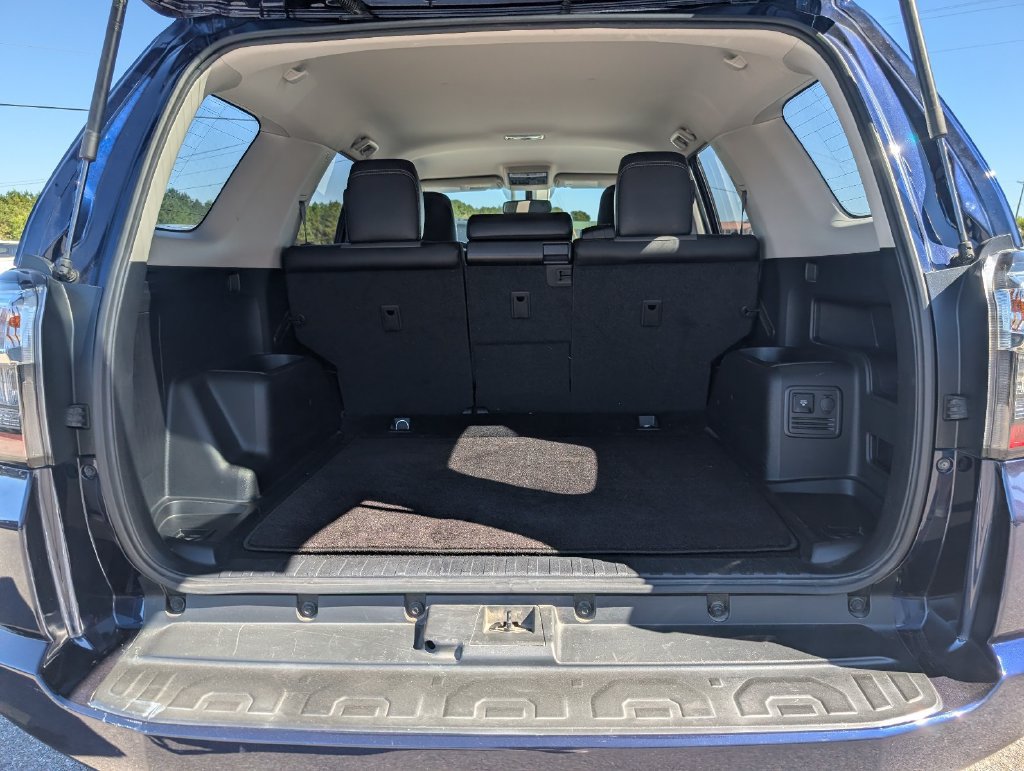 Used 2018 Toyota 4Runner SR5 Premium RWD image 32