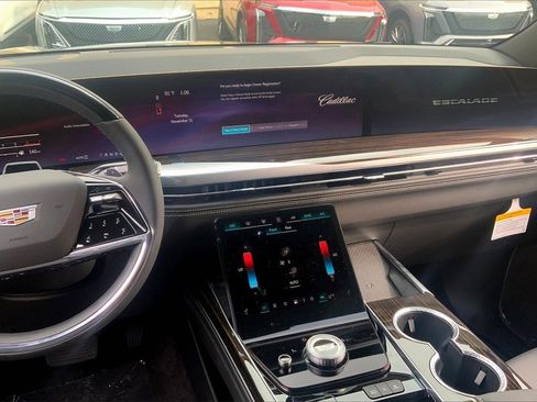 New 2026 Cadillac Escalade 4WD w/ LPO, Floor Liner Package image 8