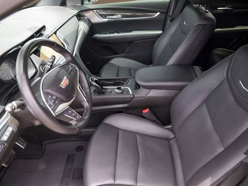 Certified 2023 Cadillac XT5 Sportv w/ Technology Package AWD/4WD image 9