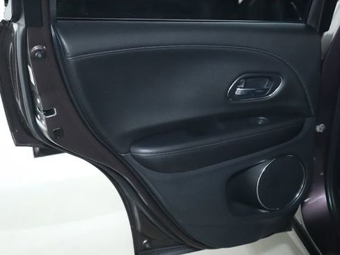 Used 2020 Honda HR-V Touring image 23