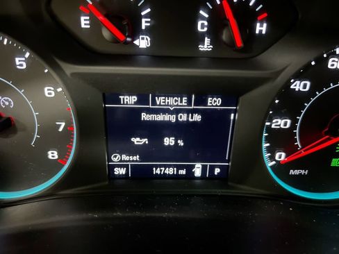 Used 2023 Chevrolet Traverse LS FWD image 13