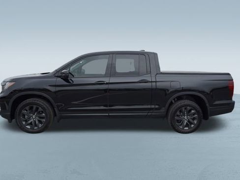 Used 2025 Honda Ridgeline Sport image 4